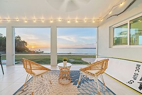 Seaside Escape: Luxurious Coastal Retreat