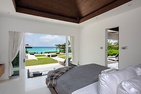 Oceanfront Oasis: Renovated Villa With Pool