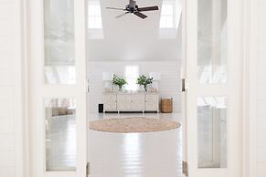 Beachfront Bliss: Luxury Dunmore Town Home With Pool