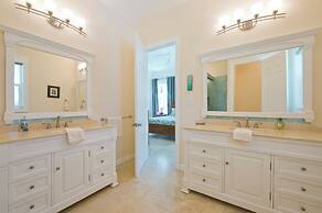 Buttonwood Bliss: Lux Condo With Views