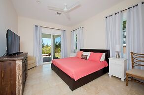 Buttonwood Bliss: Lux Condo With Views