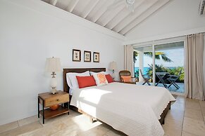 Touch Of Class Cottage: Beachfront Oasis