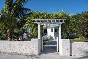 Luxury Villa: Private Beachfront Escape