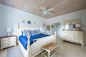 Luxury Villa: Private Beachfront Escape