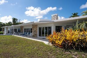 Caribbean Dream: Secluded Villa With Private Beachfront