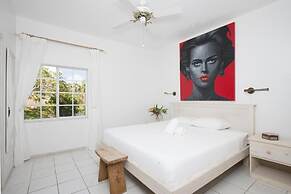 Dream Villa: Private Oasis Above Pink Sand Beach