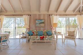 Island Oasis: Beachfront Retreat With Infinity Pool