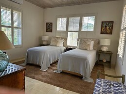 Shangri-La Serenity: Beach Villa With Views