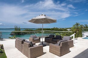 Modernized Beach House With Pool