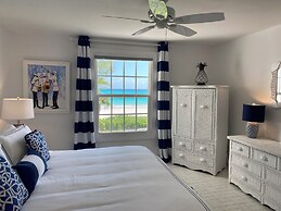 Coastal Chic: Stylish Condo On Windermere Beach