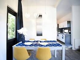 Holiday Park Home With Modern Charm