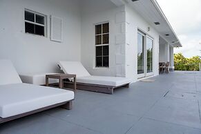 Tranquil Waters: Private Oceanfront Retreat
