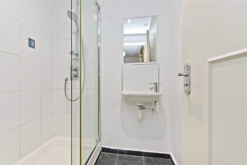 Victorian Charm Maisonette