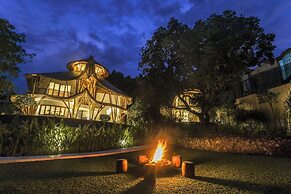 Ahura Luxury Villas