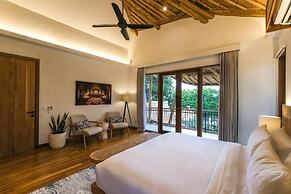 Ahura Luxury Villas