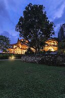 Ahura Luxury Villas