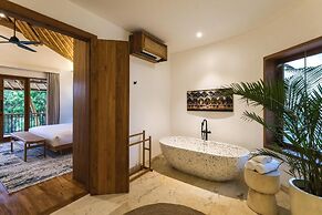 Ahura Luxury Villas