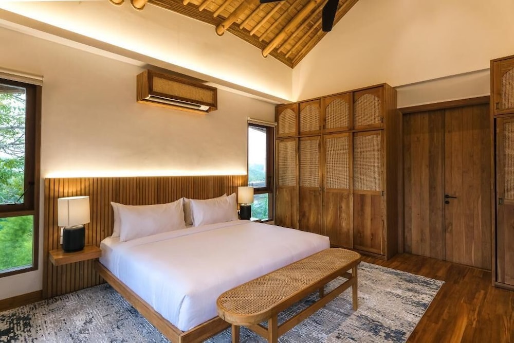 Ahura Luxury Villas