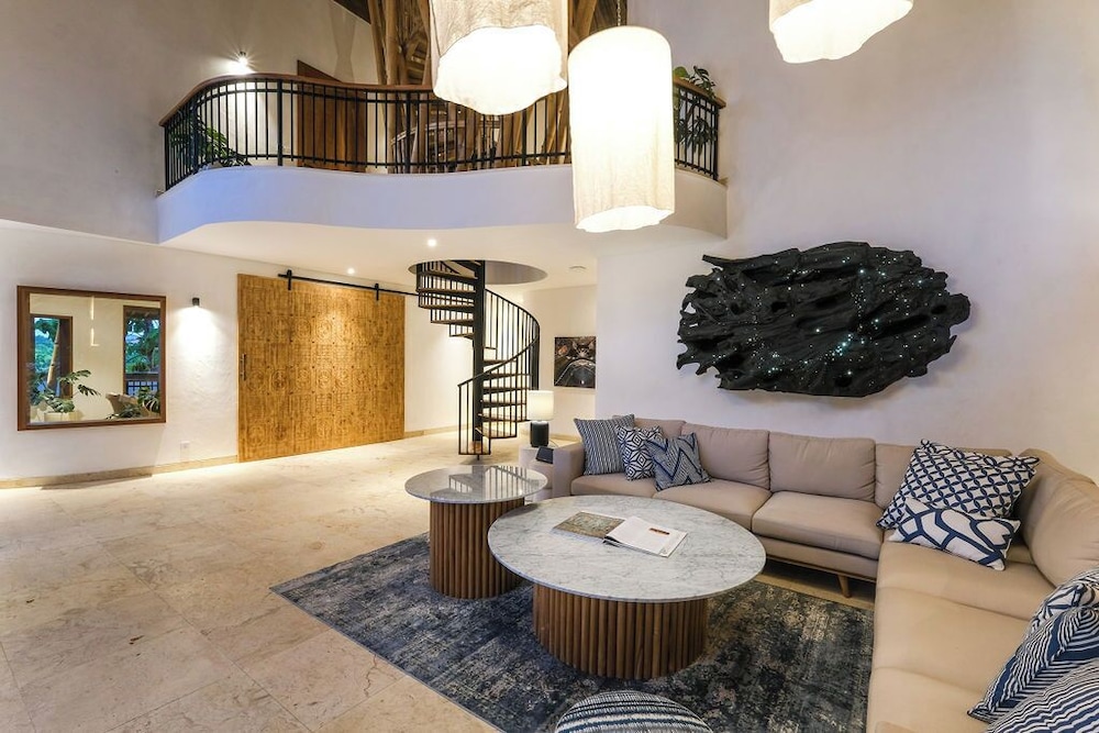 Ahura Luxury Villas