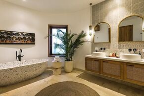 Ahura Luxury Villas