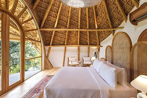 Ahura Luxury Villas