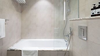 Rooftop pool-2BR Apartment Near Downtown