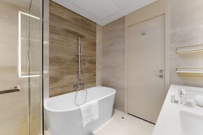 Maison Privee - Tranquil Apt w/ Mesmerizing Views cls to Marina