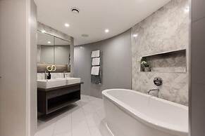 The Westbourne Park Place - Elegant 3bdr Flat