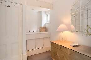 The Fulham Hideout - Modish 2bdr Flat With Patio