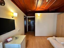 Adil Konak Hotel