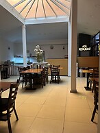 Adil Konak Hotel