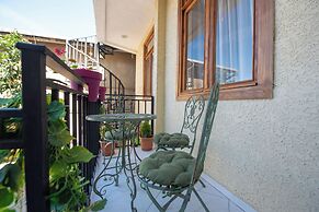Kraveli Hotel