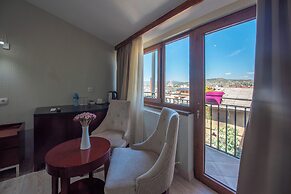 Kraveli Hotel