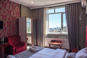 Kraveli Hotel