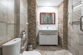 Kraveli Hotel