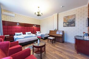 Kraveli Hotel