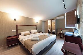 Kraveli Hotel