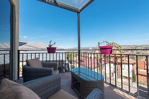Kraveli Hotel