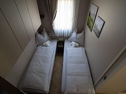 Comfortable Chalet Near the Pressegger See