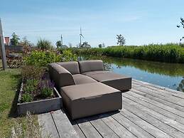 Scenic Stay by the Water