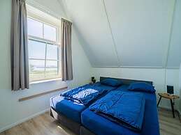 Scenic Stay by the Water