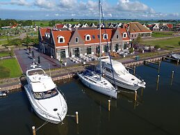 Scenic Stay by the Water