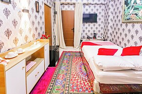 Hotel O Mp Room