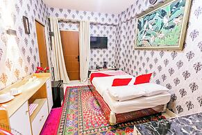 Hotel O Mp Room
