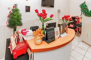 Hotel O Mp Room