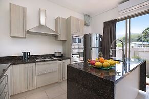 Designer 3BR Pool Access Villa Argent 8