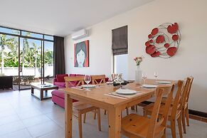 Designer 3BR Pool Access Villa Argent 8