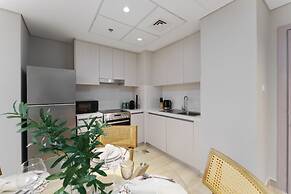 Charming Retreat w Panoramic Views on Yas Island