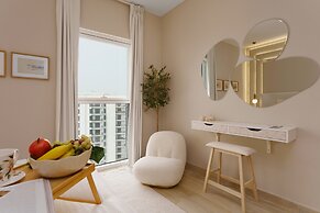 Charming Retreat w Panoramic Views on Yas Island
