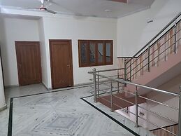Shri Krishnashrya Seva Sadan By GRB